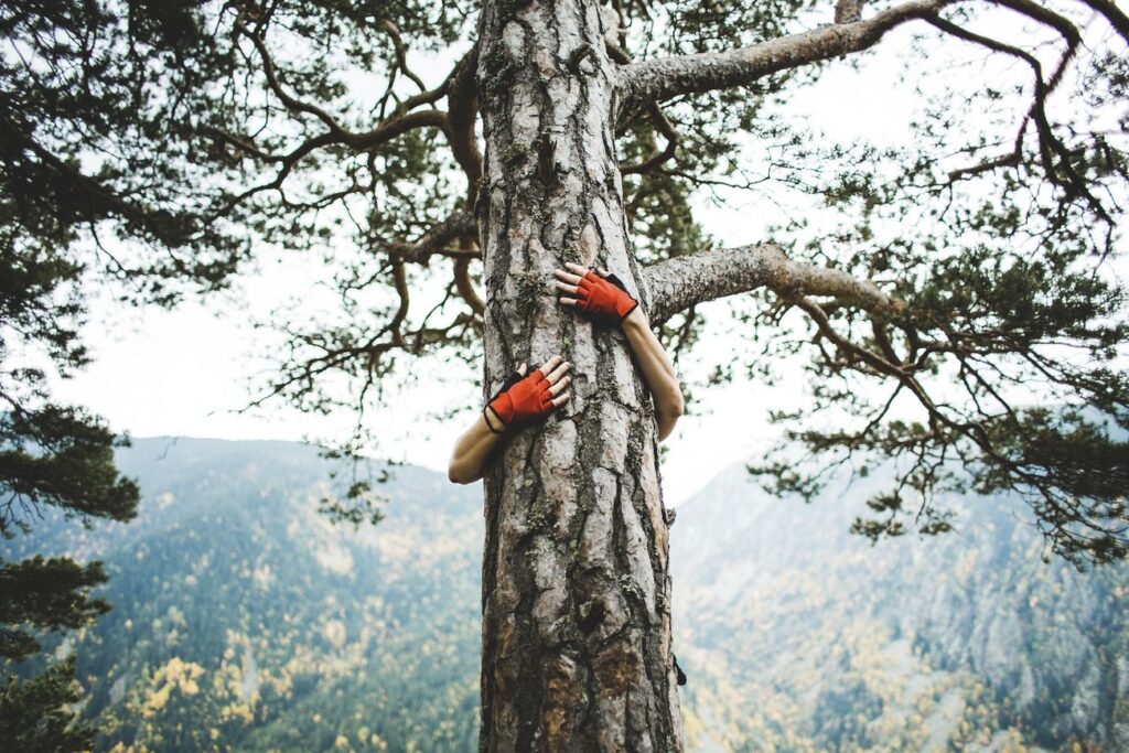 Free red glove person hugging